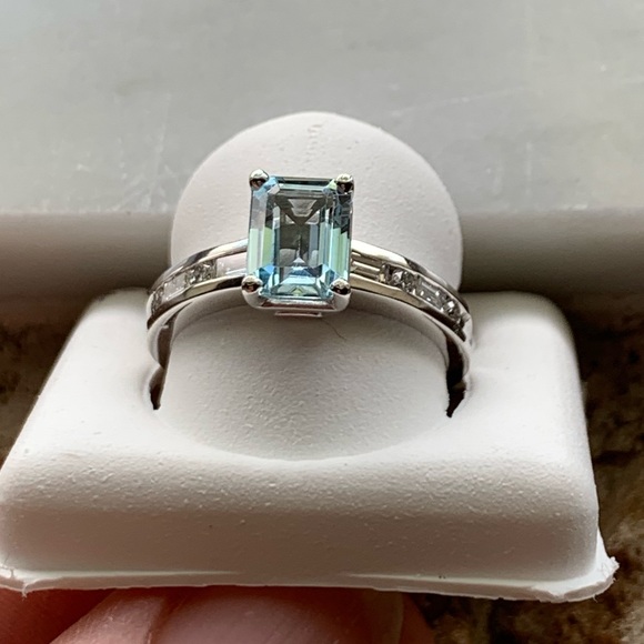 NEW 14KW Gorgeous Emerald Cut Aqua Marine Ring - Picture 15 of 16